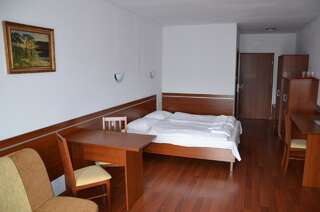 Отели типа «постель и завтрак» Górska Dolina Строне-Слёнске Трехместный номер-14